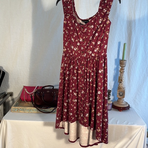 My Michelle NWOT Hilo floral dress - Picture 2 of 3